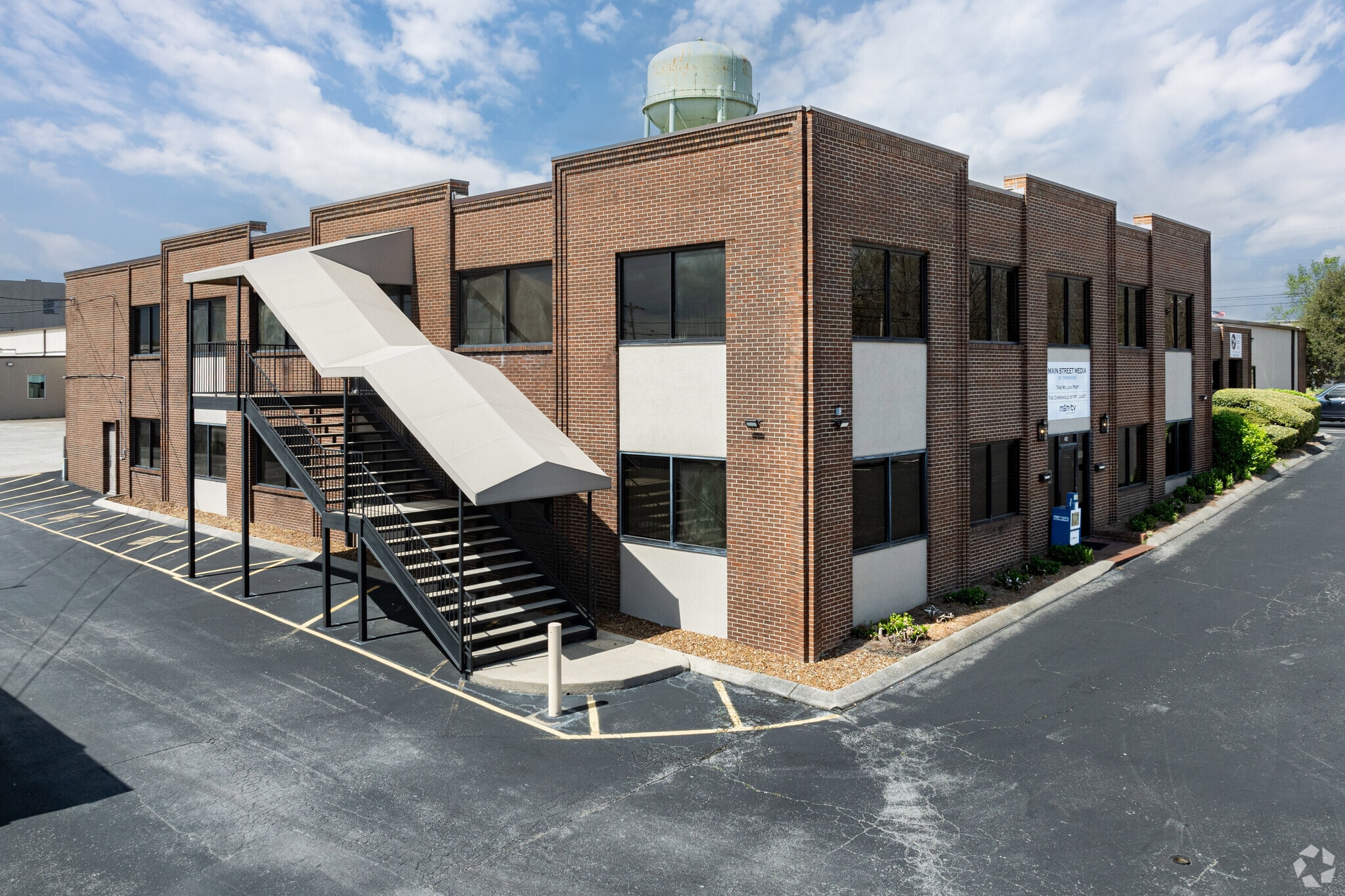 216 Hartmann Dr, Lebanon, TN for lease Primary Photo- Image 1 of 2