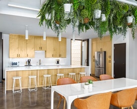 1201 E Cesar Chavez St E, Austin, TX for lease Interior Photo- Image 2 of 3