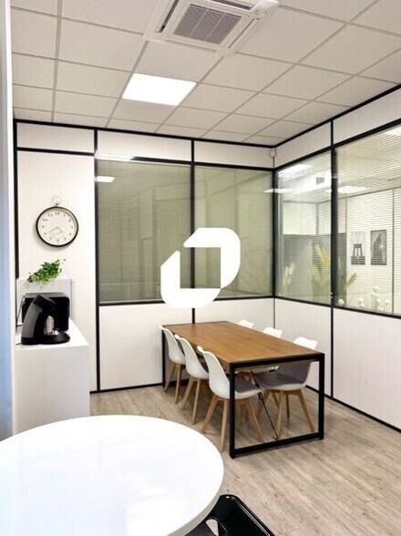 Office in Levallois-Perret for lease - Interior Photo - Image 3 of 15