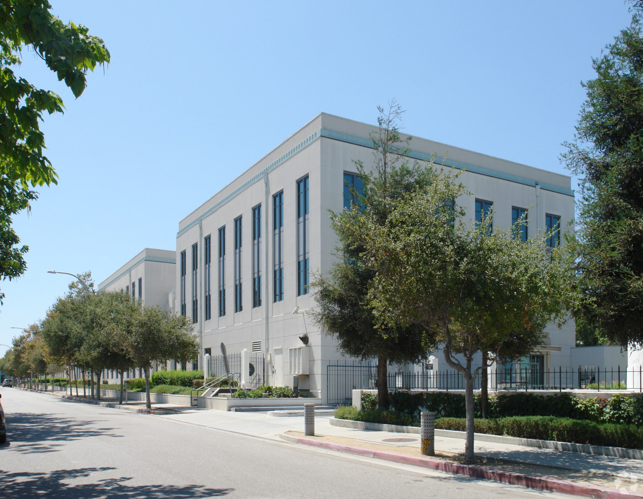9050 Washington Blvd, Culver City, CA for lease Building Photo- Image 1 of 8