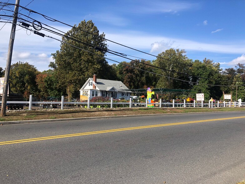 1202 Laurel Rd, Lindenwold, NJ for sale - Primary Photo - Image 1 of 15