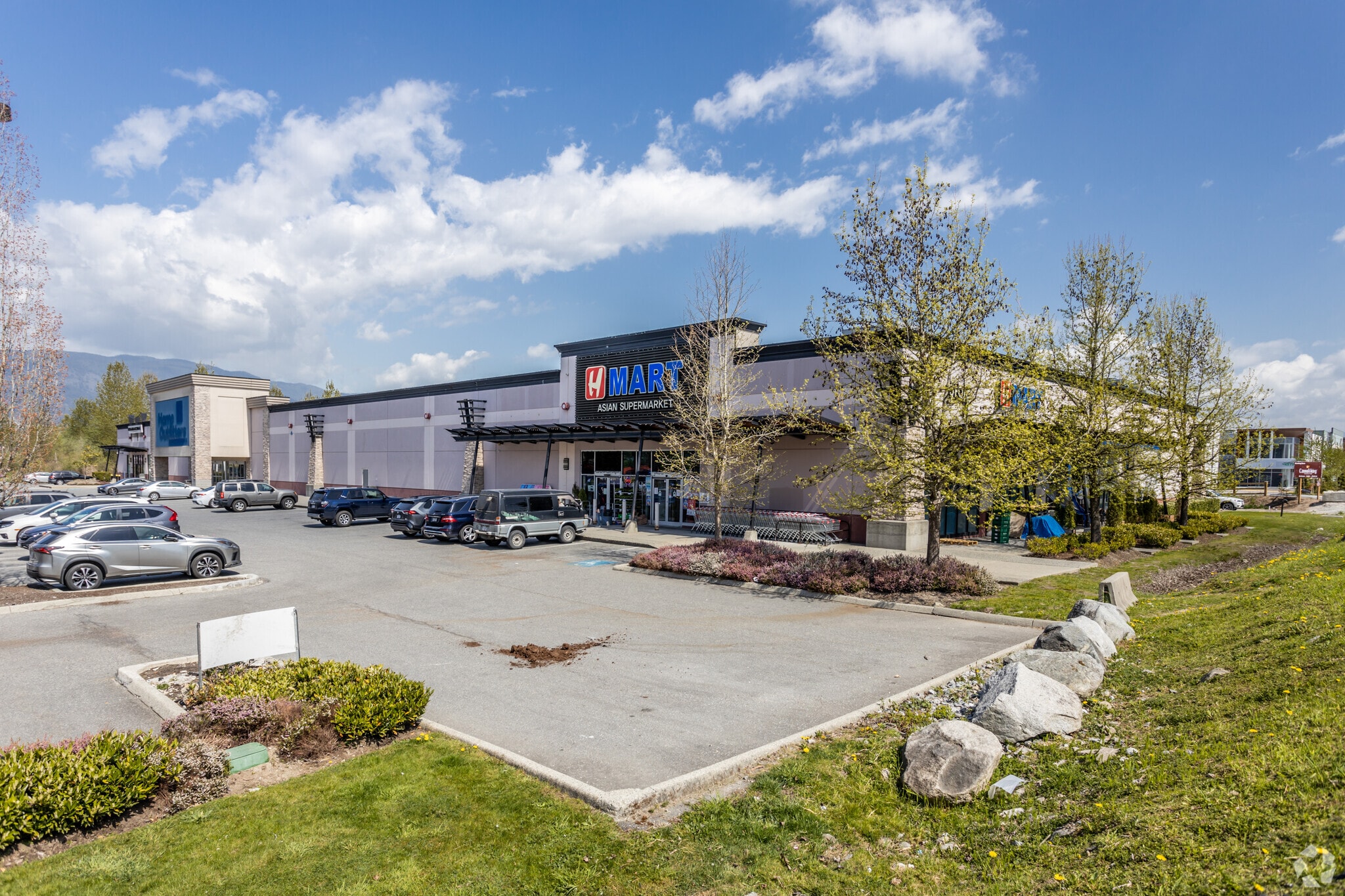 970 Dominion & 985 Nicola Avenue portfolio of 2 properties for sale on LoopNet.ca Building Photo- Image 1 of 4