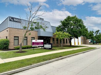 Plus de détails pour 1000 N Main St, Lombard, IL - Industriel à louer