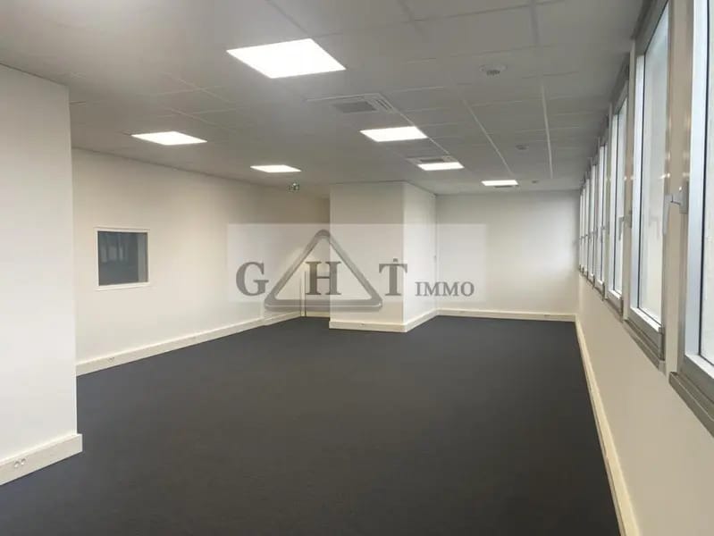 Industrial in Bonneuil-sur-Marne for lease Interior Photo- Image 1 of 5