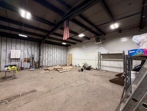 227 E Saint Charles Rd, Carol Stream, IL à louer Photo intérieure- Image 1 de 17