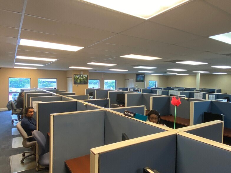 6245 N Powerline Rd, Fort Lauderdale, FL à louer - Photo intérieure - Image 2 de 15