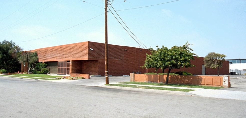 227 W 140th St, Los Angeles, CA for lease - Building Photo - Image 3 of 15