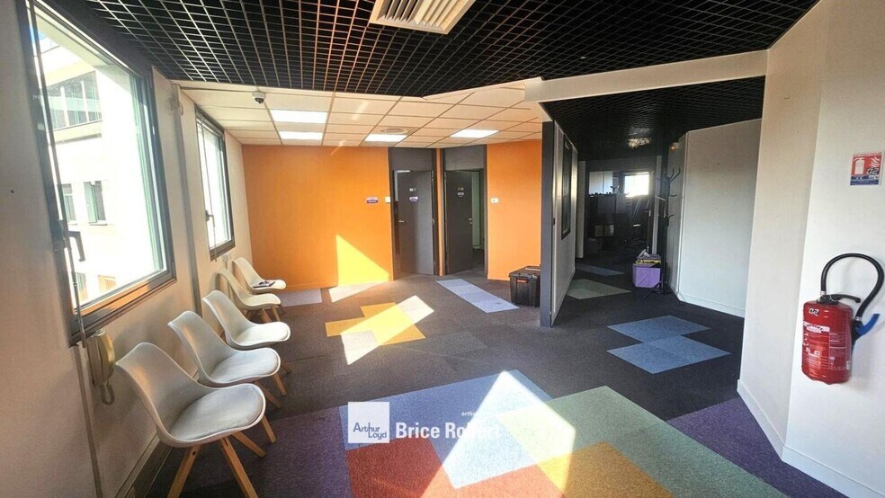 13 Quai Du Commerce, Lyon for lease - Interior Photo - Image 2 of 10