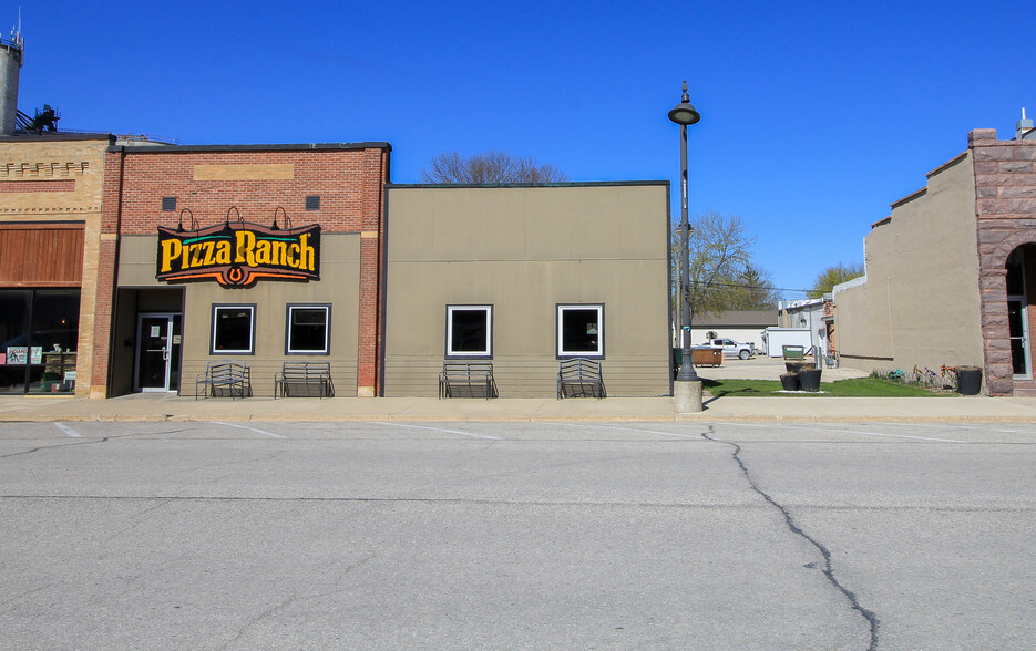 211 N Main St, Pocahontas, IA for sale - Primary Photo - Image 1 of 17