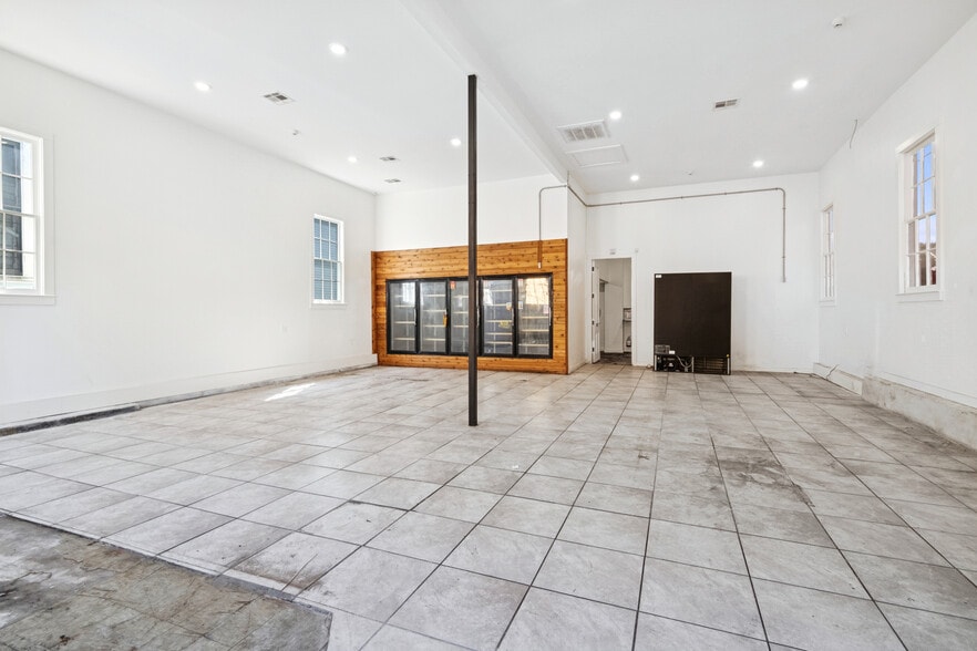2372 Constance St, New Orleans, LA for lease - Building Photo - Image 3 of 11
