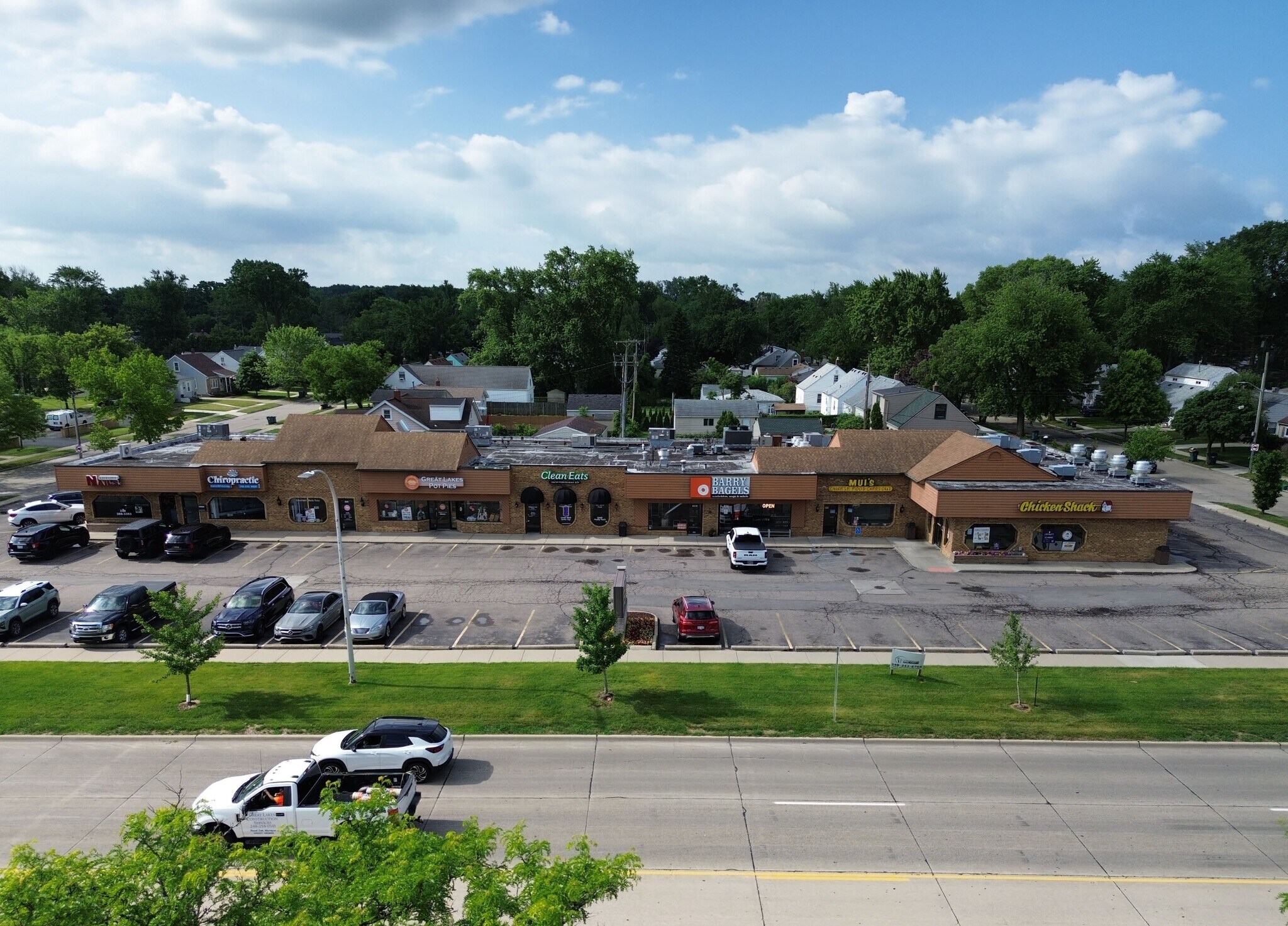 805-855 W 14 Mile Rd, Clawson, MI for lease Primary Photo- Image 1 of 2