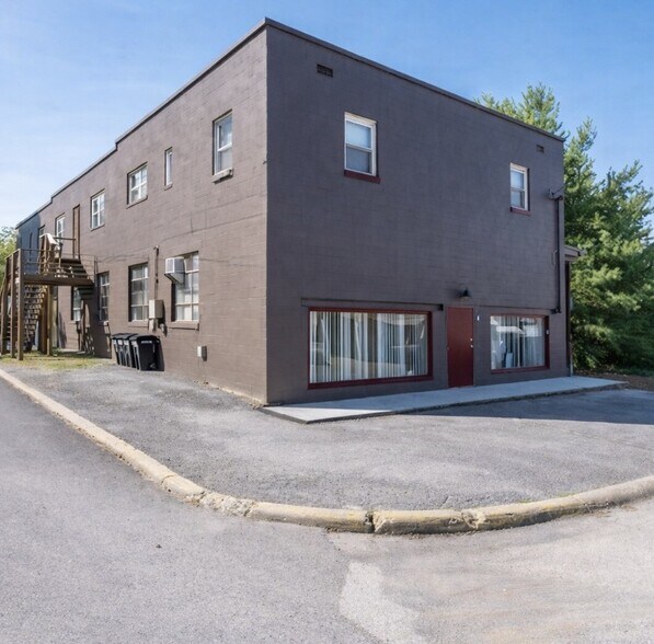 18 Cleveland Ave, Westover, WV for lease - Primary Photo - Image 1 of 8