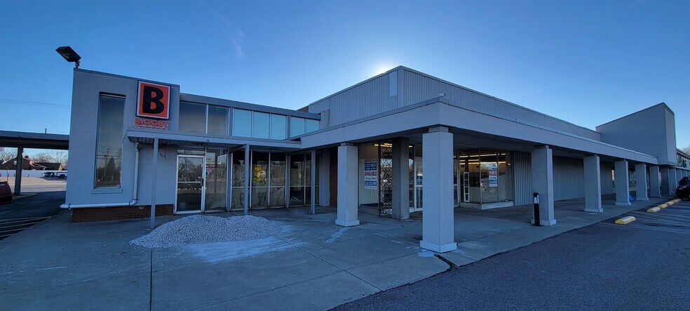 4102-4208 Lake Rd, Sheffield Lake, OH à louer - Photo du bâtiment - Image 3 de 6
