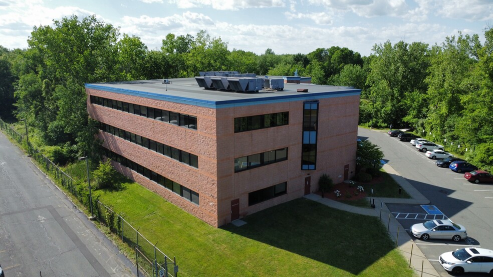 101 University Dr, Amherst, MA for lease - Building Photo - Image 3 of 8