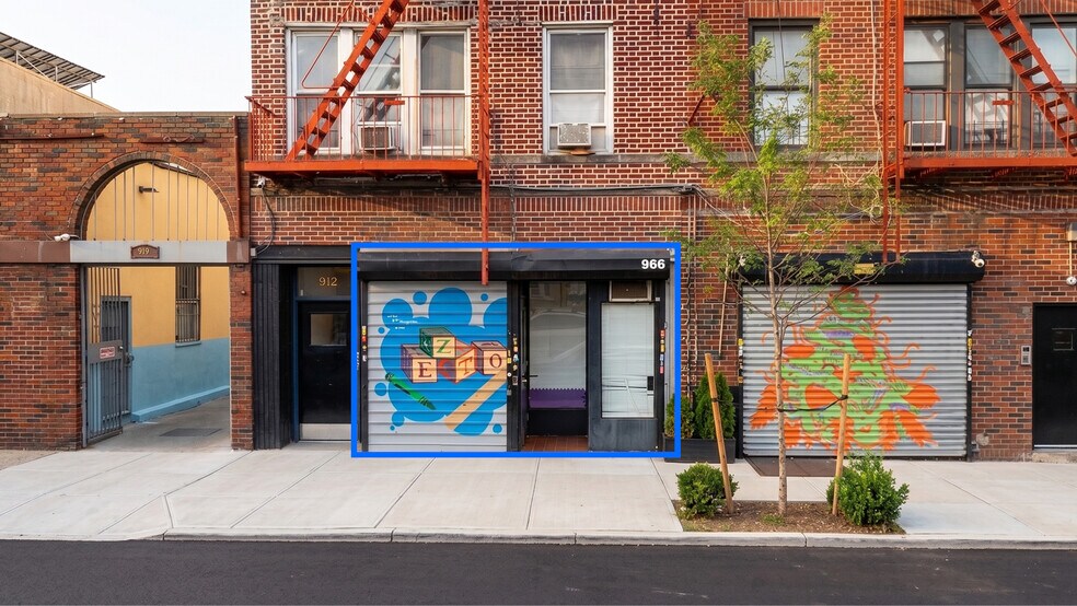 966 Utica Ave, Brooklyn, NY for lease - Primary Photo - Image 1 of 4