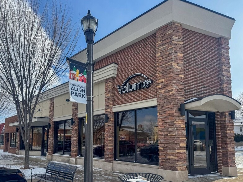 6661 Allen Rd, Allen Park, MI à vendre - Photo principale - Image 1 de 7