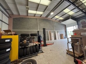 Park Ln, Kirkby In Ashfield for lease Interior Photo- Image 2 of 9