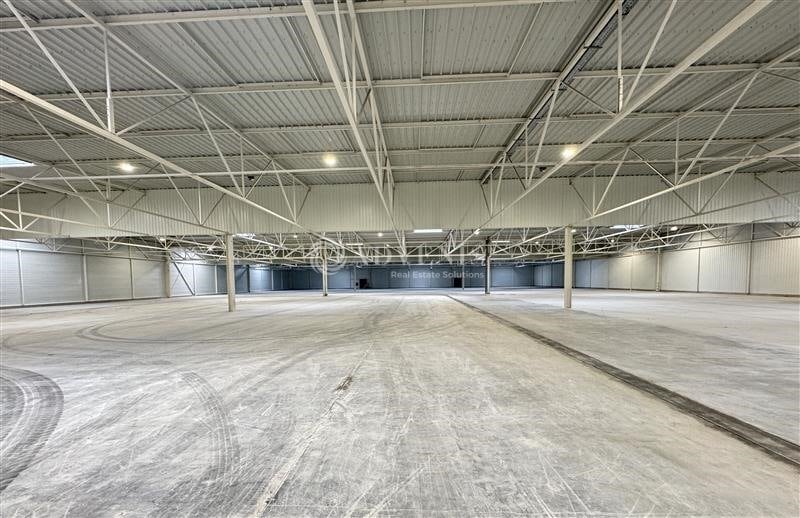 Industrial in Le Blanc Mesnil for lease - Building Photo - Image 2 of 12