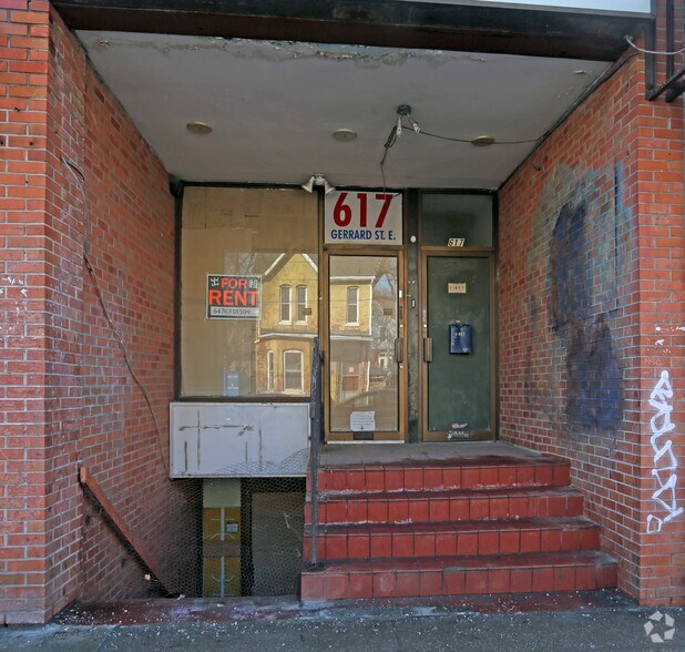 617 Gerrard St E, Toronto, ON à vendre - Photo du bâtiment - Image 2 de 2
