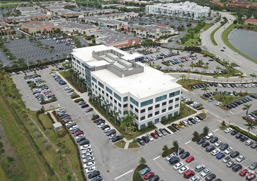 880 SW 145th Ave, Pembroke Pines, FL à louer - Photo du bâtiment - Image 1 de 17