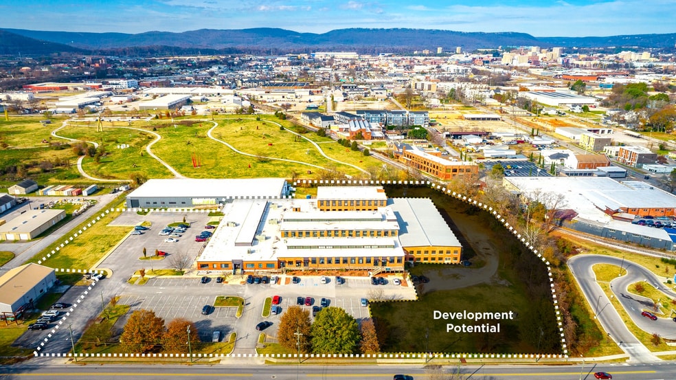 1601 S Holtzclaw Ave, Chattanooga, TN for sale - Building Photo - Image 2 of 19