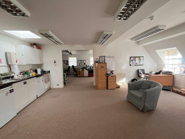 2-4 Temple St, Aylesbury for lease - Building Photo - Image 3 of 11