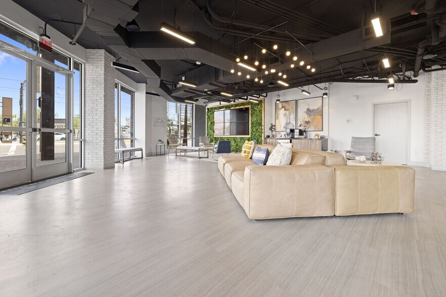 1811 E Apache Blvd, Tempe, AZ à louer - Photo intérieure - Image 3 de 4