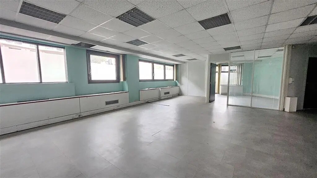 Office in La Garenne-Colombes for lease Building Photo- Image 1 of 9