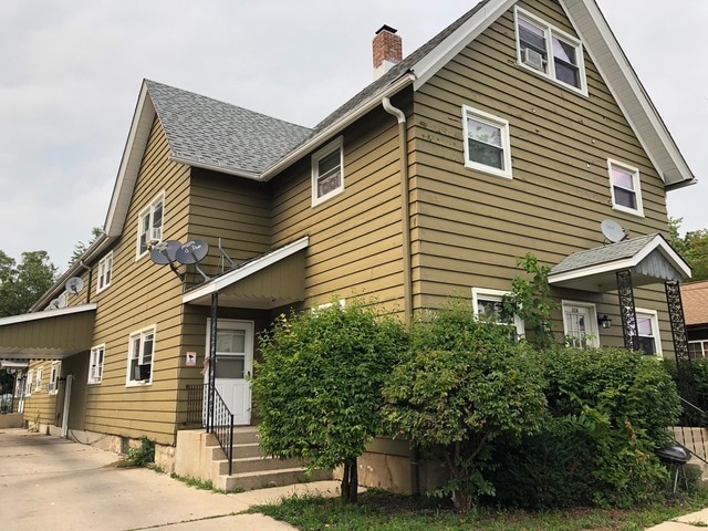 304 Hankes Ave, Aurora, IL for sale Primary Photo- Image 1 of 33