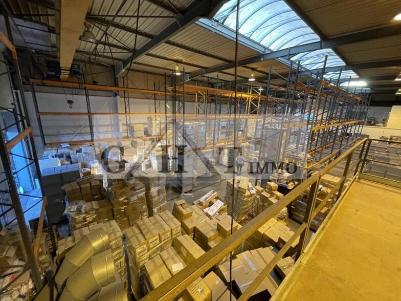 Industrial in Chambly for lease - Building Photo - Image 2 of 10