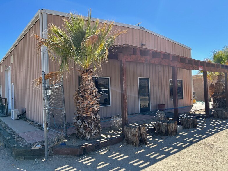 2401-2405 Stirrup Rd, Borrego Springs, CA à vendre - Photo du bâtiment - Image 2 de 6