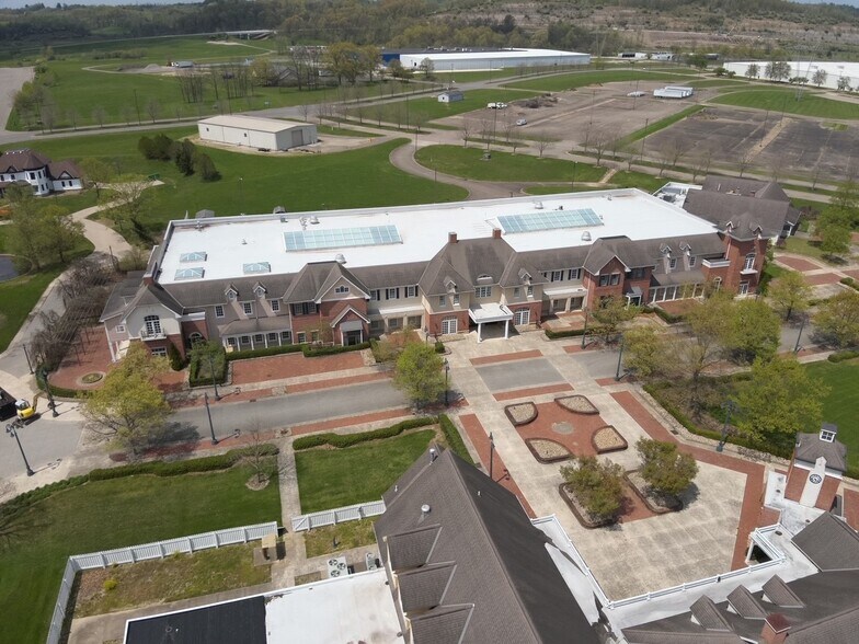 5825 Raiders Rd, Frazeysburg, OH à vendre - Photo du bâtiment - Image 2 de 6