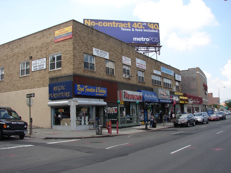 8616-8626 Queens Blvd, Elmhurst, NY à vendre - Photo principale - Image 1 de 1