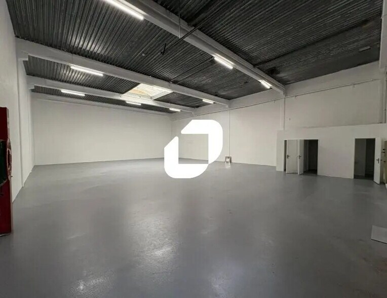 Flex dans Éragny à louer - Photo du bâtiment - Image 3 de 22