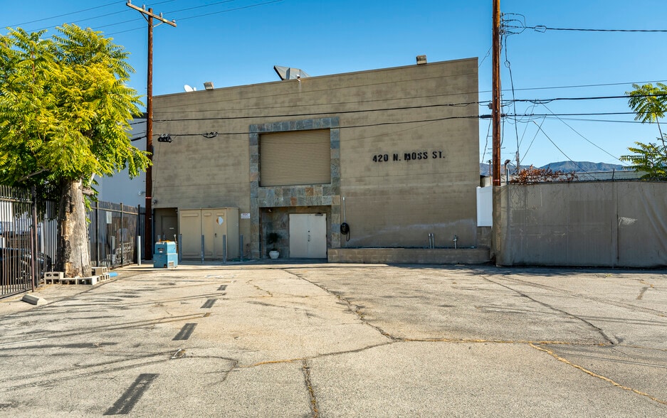 425 N Varney St, Burbank, CA for lease - Building Photo - Image 3 of 8