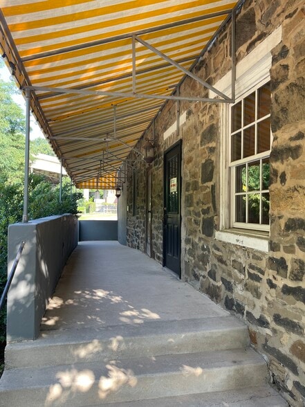 1518-1520 Clipper Mill Rd, Baltimore, MD for lease - Building Photo - Image 3 of 9