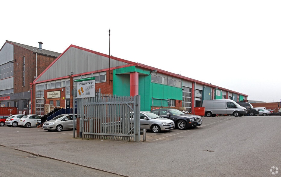 Riverside Rd, London for lease - Primary Photo - Image 1 of 1