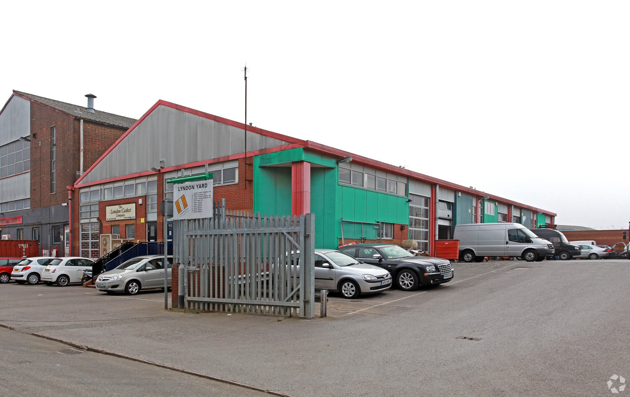 Riverside Rd, Londres à louer Photo principale- Image 1 de 2