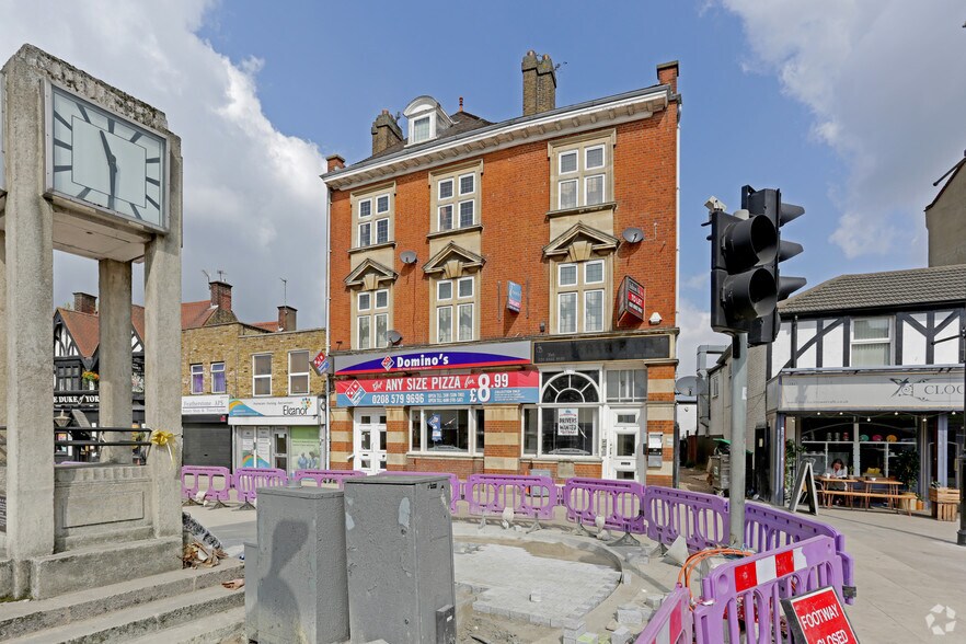 153-155 Uxbridge Rd, Londres à louer - Photo du bâtiment - Image 2 de 3