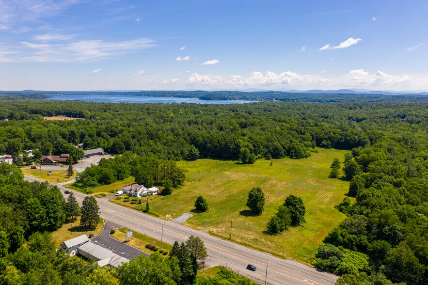 2621 Route 9, Malta, NY à vendre - Photo du bâtiment - Image 2 de 9