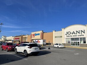 1600 N Jackson St, Tullahoma, TN à louer Photo intérieure- Image 1 de 3