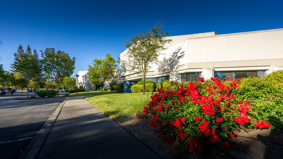 3601-3645 Westwind Blvd, Santa Rosa, CA for lease - Building Photo - Image 2 of 15