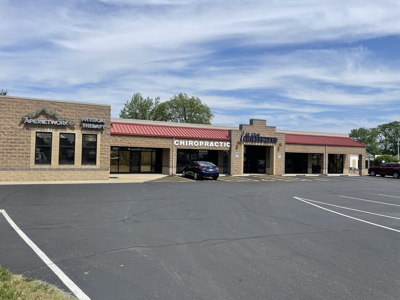 602-622 S Jefferson St, Mascoutah, IL for lease - Building Photo - Image 2 of 12