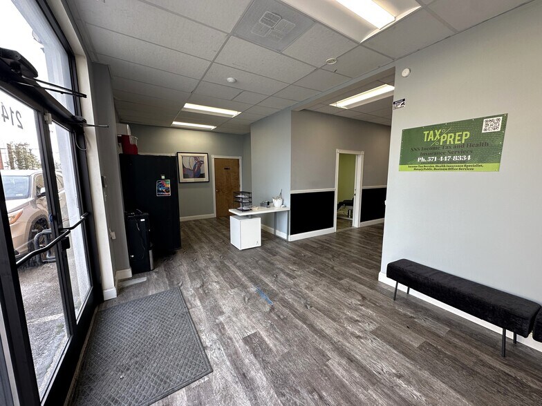 3221-3225 Old Washington Rd, Waldorf, MD à louer - Photo du bâtiment - Image 3 de 6