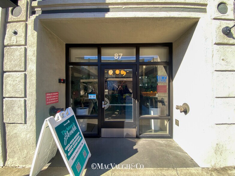 85-91 N Raymond Ave, Pasadena, CA à louer - Photo du bâtiment - Image 2 de 12