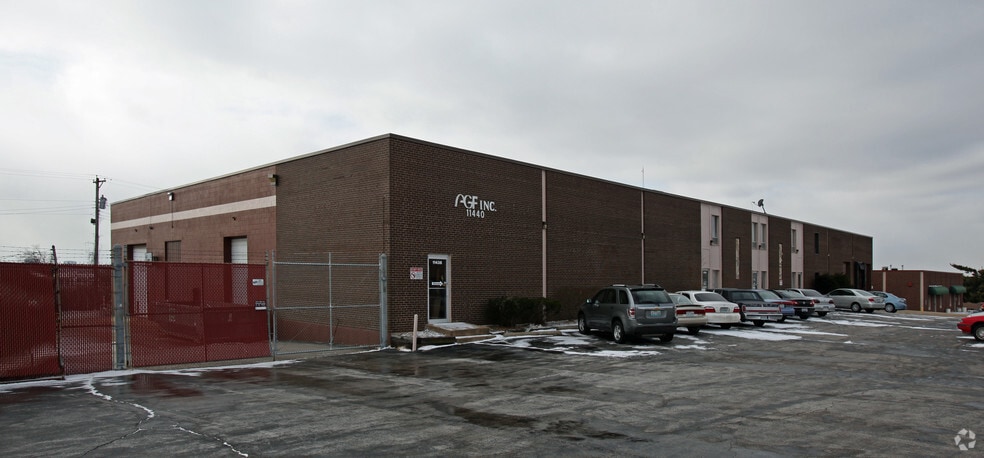 11436-11440 Schenk Dr, Maryland Heights, MO for sale - Building Photo - Image 3 of 5