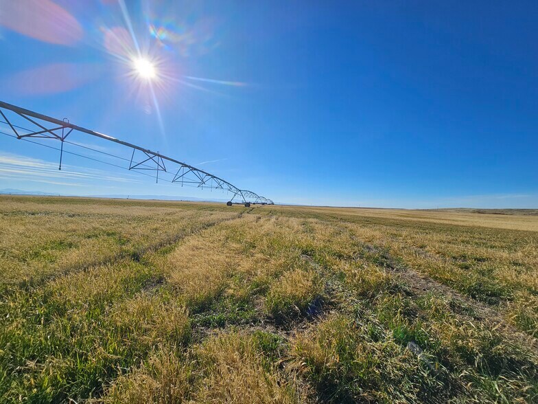 364 S 2400 E, Hazelton, ID for sale - Primary Photo - Image 1 of 10