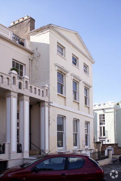 122 Winchcombe St, Cheltenham à louer - Photo du bâtiment - Image 2 de 6