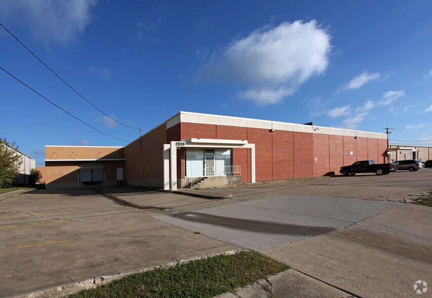 2939-2969 Reward Ln, Dallas, TX à louer - Photo du bâtiment - Image 3 de 3