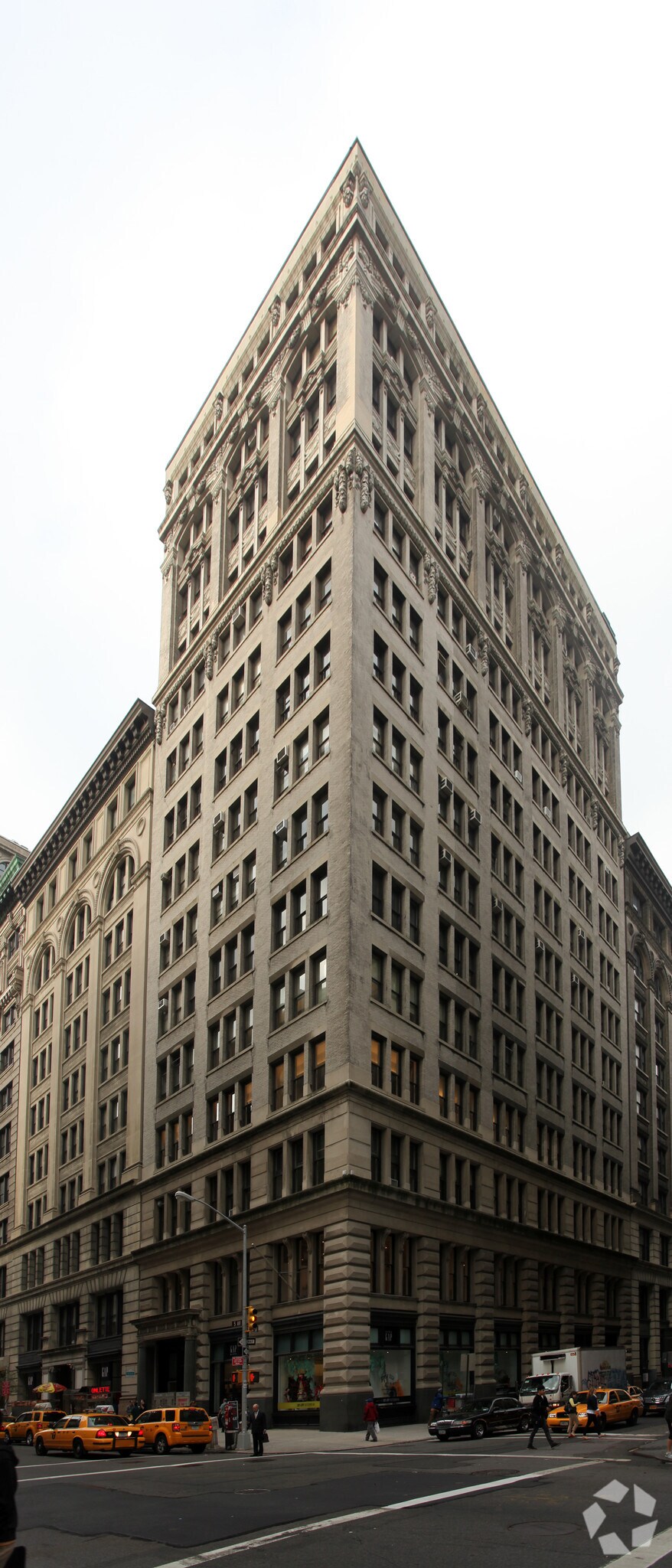 126 Fifth Ave, New York, NY for lease Building Photo- Image 1 of 47